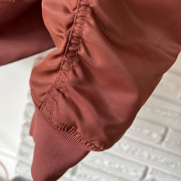 Women’s rose pink Nike bomber jacket with hood - Picture 3 of 6